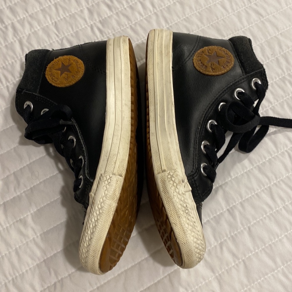 Converse black leather high top sneakers size 3 - Picture 2 of 7